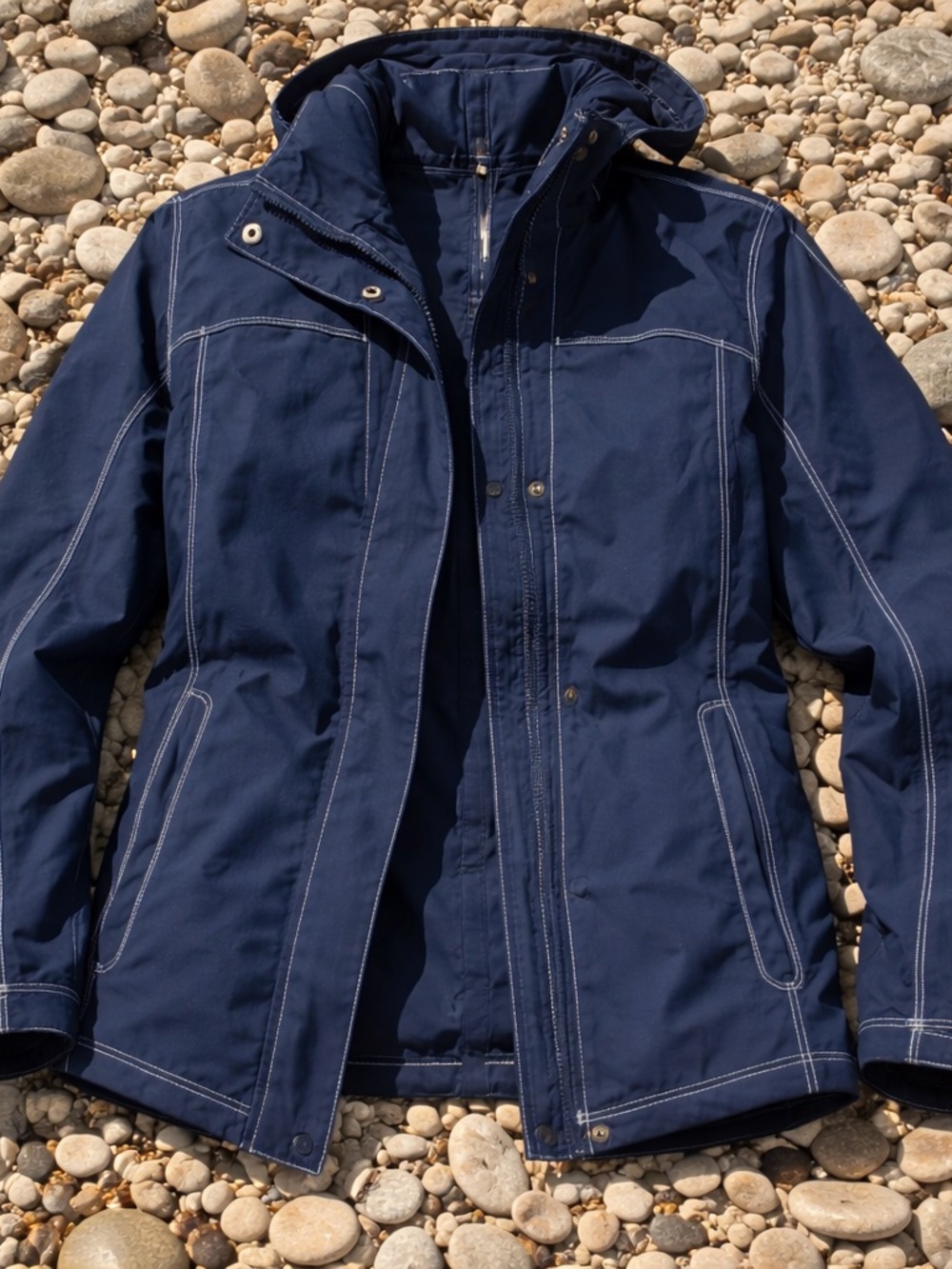 Eddie Bauer WeatherEdge Women’s Small Navy Contrast Stitching Hooded Waterproof
